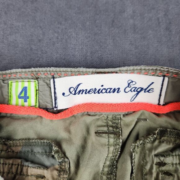 American Eagle Women’s Shorts Cargo Camo Sz 4 Y2K - Picture 6 of 11